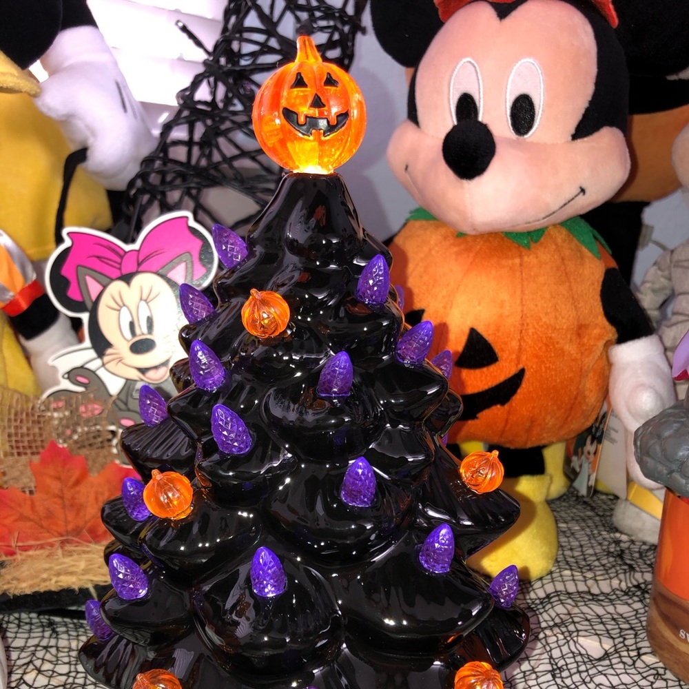 Halloween Light Up Tree